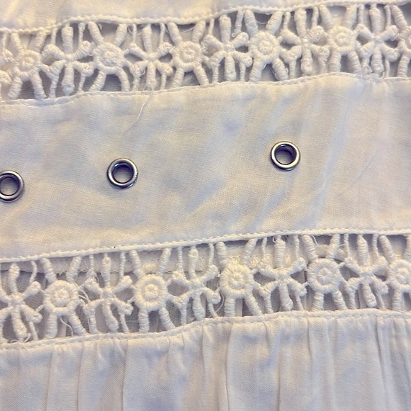 Buffalo David Bitton White Cotton Eyelet Embroidered Peplum Top NWT - Picture 4 of 12